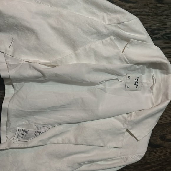 Blazer - Picture 3 of 4